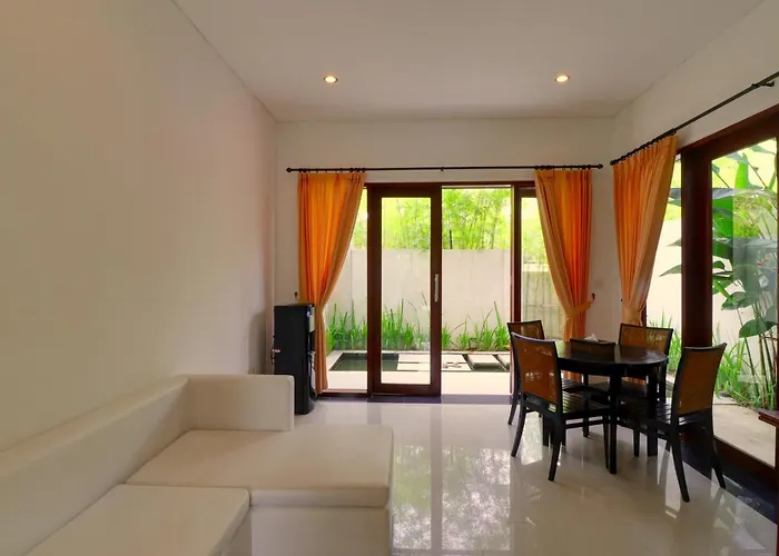 Sayang Terrace House 2* サヌール