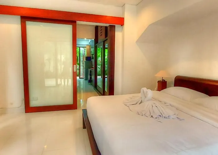 Sayang Terrace House 2*