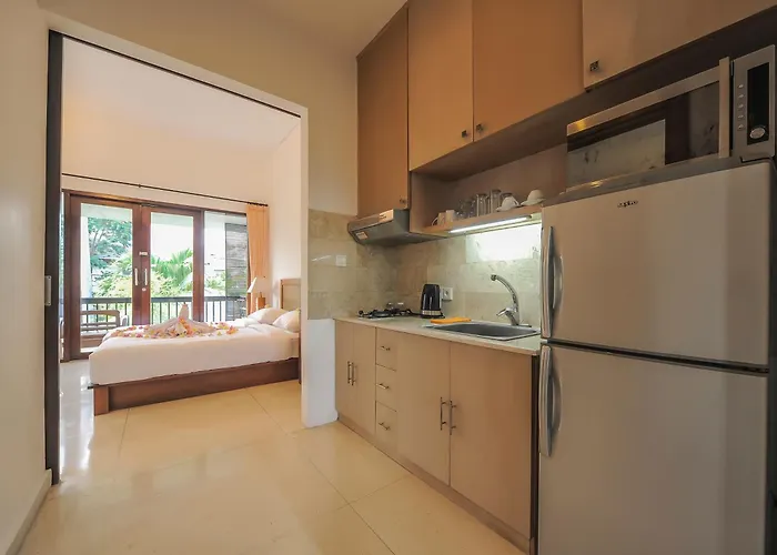 Sayang Terrace House 2*