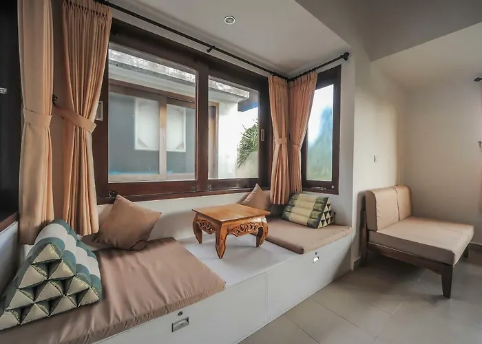 Sayang Terrace House 2* サヌール